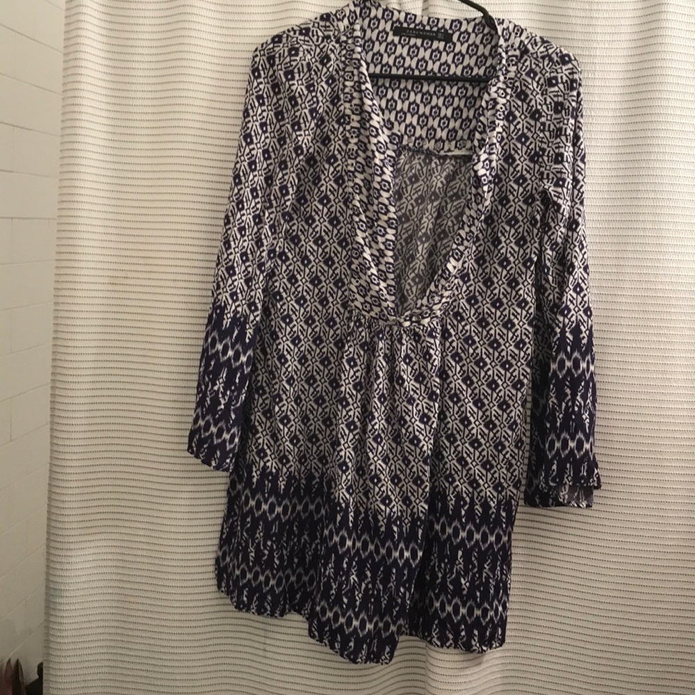 Navy /cream hobo top, beautiful design